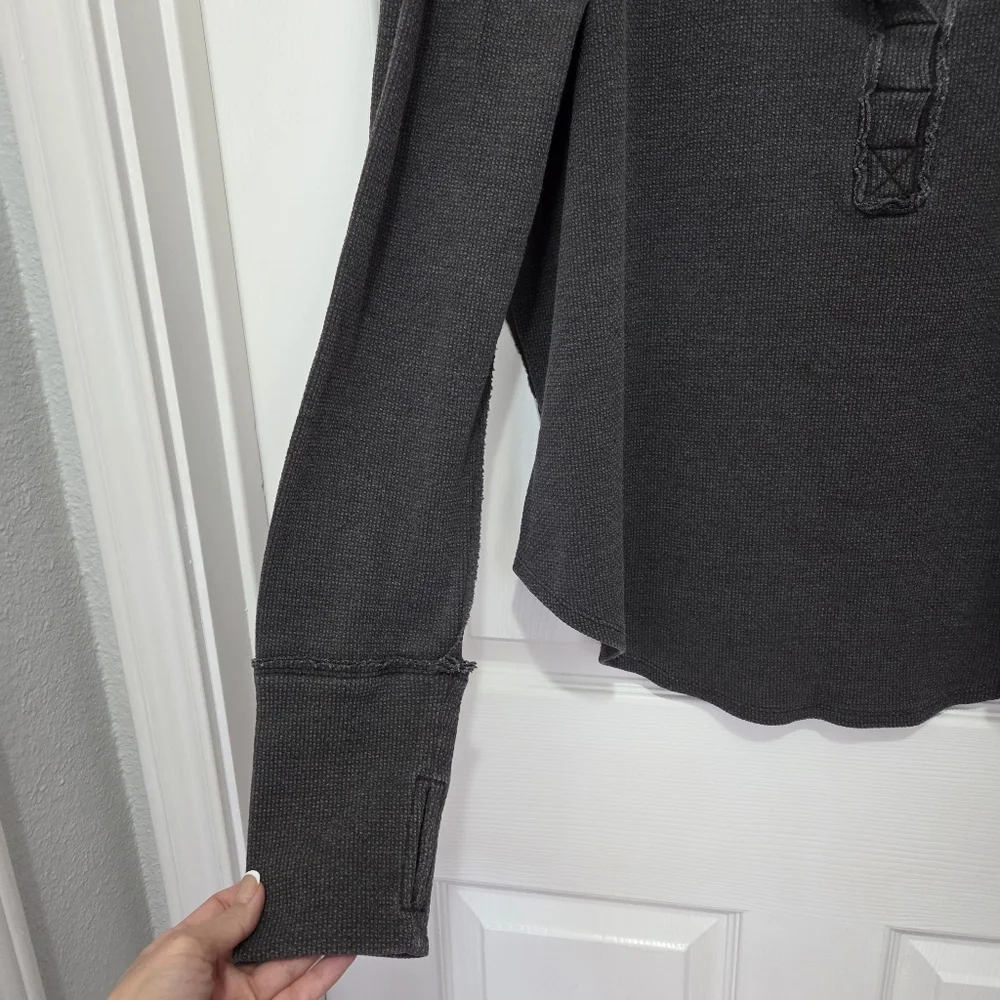 We The Free Women Anakin Thermal Long Sleeve Gray Oversize Waffle Knit Top Sz XL - Picture 6 of 11